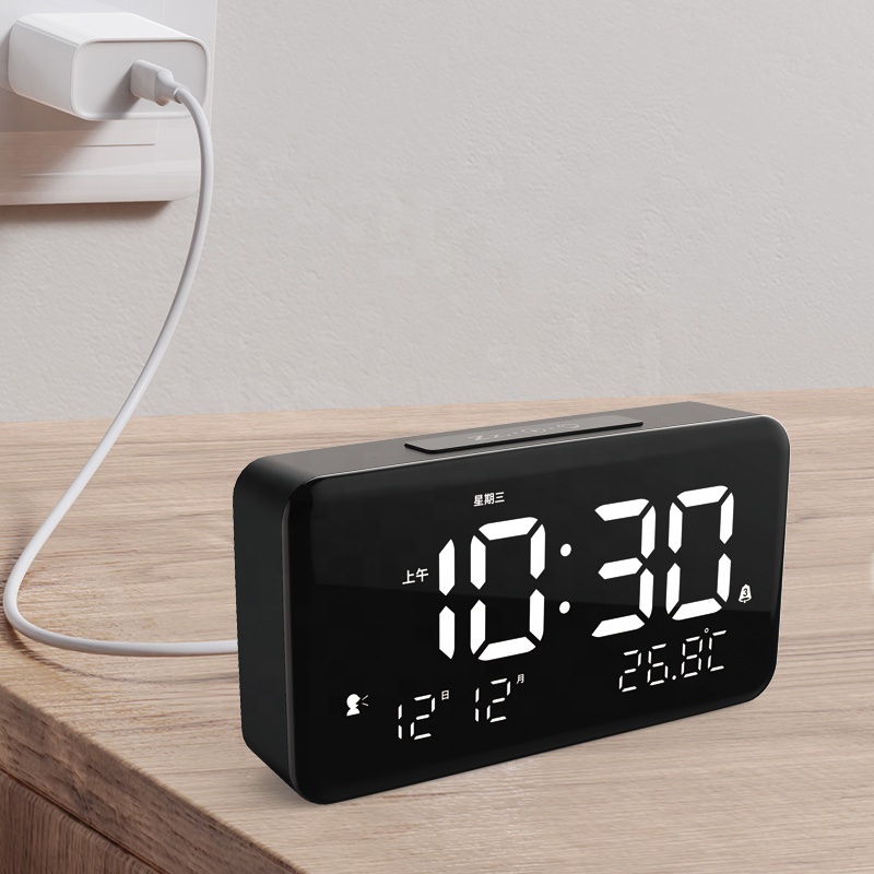 LED Clock for Bedroom, Digital Alarm Clock for Bedroom, Temperature/12/24H/Date Display, Brightness Control, Voice Control, Alarm Clock with Snooze Function, Home and Office Luganud