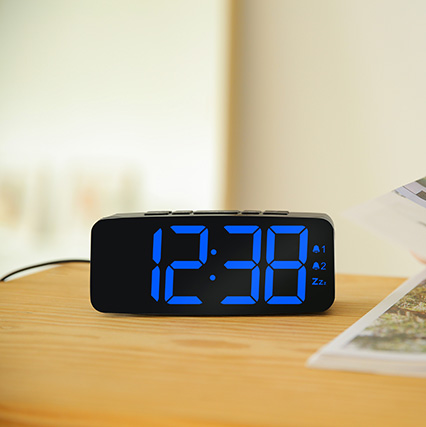 Digital Alarm Clock Electronic Alarm Clock Digital Radio Clock, Multifunctional FM/AM Digital Alarm Clock with Night Light Function, Snooze dimmer Function Double Alarm